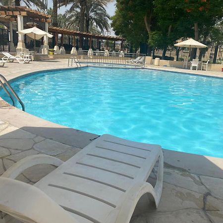 Spacious 4-Bedroom Villa, Children Friendly Dubai Esterno foto