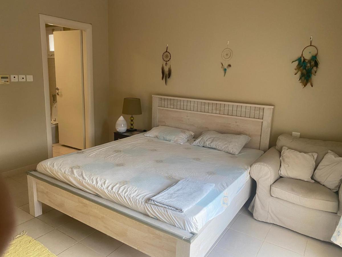 Spacious 4-Bedroom Villa, Children Friendly Dubai Esterno foto