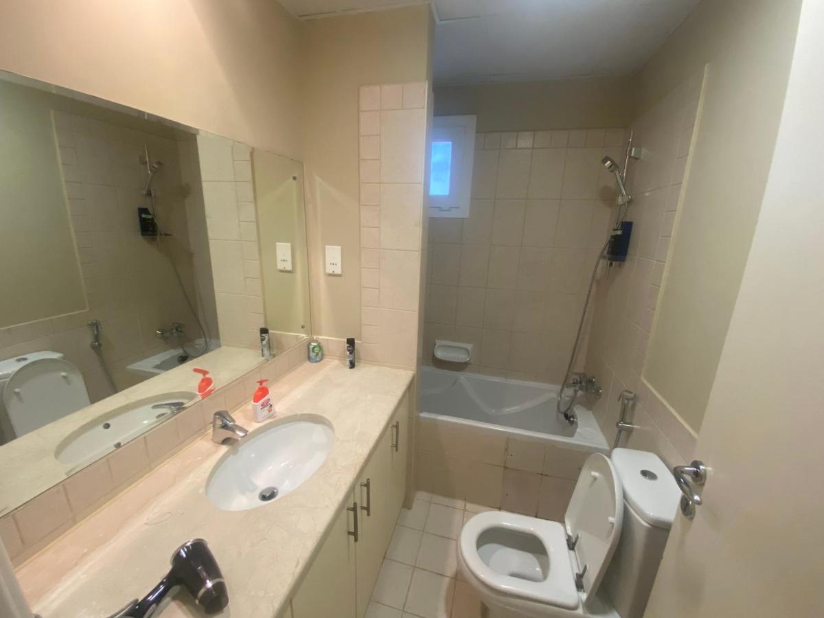 Spacious 4-Bedroom Villa, Children Friendly Dubai Esterno foto