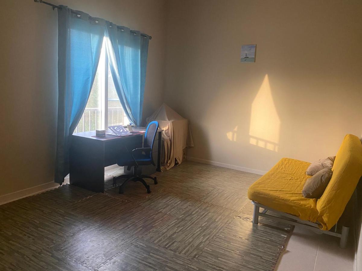 Spacious 4-Bedroom Villa, Children Friendly Dubai Esterno foto
